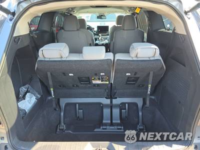 2026 Toyota Sienna LE 8-Passenger 120.5" WB - zdjęcie 17 z 20 - miniatura