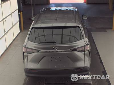2026 Toyota Sienna LE 8-Passenger 120.5" WB - zdjęcie 5 z 20 - miniatura