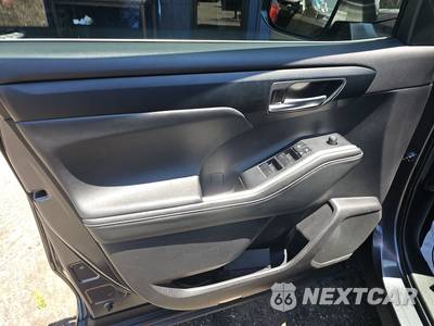 2024 Toyota Highlander Hybrid XLE - zdjęcie 9 z 23 - miniatura