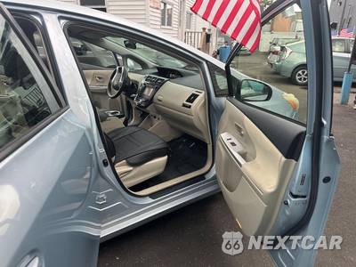 2012 Toyota Prius v Three - zdjęcie 13 z 19 - miniatura