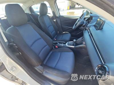 2019 Toyota Yaris L Sedan - zdjęcie 8 z 17 - miniatura