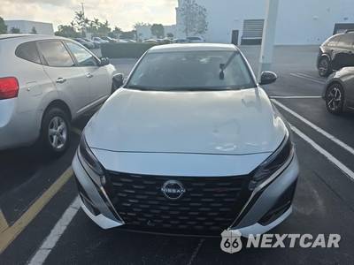 2025 Nissan Altima SR - zdjęcie 2 z 21 - miniatura