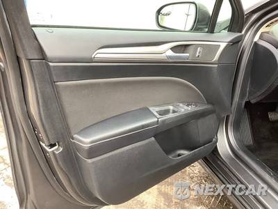 2018 Ford Fusion SE - zdjęcie 14 z 43 - miniatura