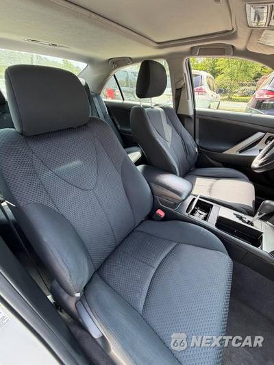 2011 Toyota Camry SE - zdjęcie 8 z 15 - miniatura