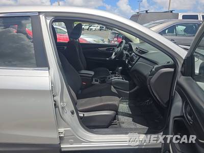 2022 Nissan Rogue Sport S - zdjęcie 8 z 18 - miniatura