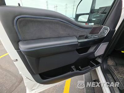 2026 Ford Super Duty F-350 Platinum Crew Cab Medium Bed - zdjęcie 9 z 25 - miniatura