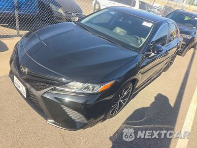 2020 Toyota Camry SE - zdjęcie 1 z 27 - miniatura