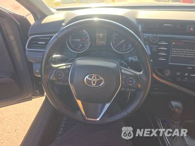 2020 Toyota Camry SE - zdjęcie 10 z 27 - miniatura