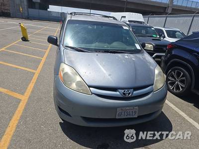 2010 Toyota Sienna LE Minivan 7-Passenger 119.3" WB - zdjęcie 2 z 43 - miniatura