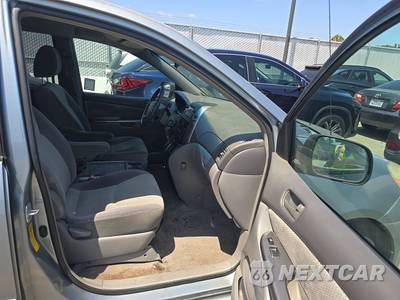 2010 Toyota Sienna LE Minivan 7-Passenger 119.3" WB - zdjęcie 8 z 43 - miniatura