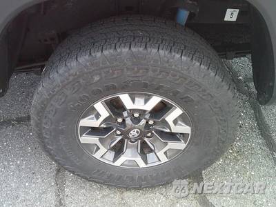 2023 Toyota Tacoma TRD Off-Road Crew Cab Medium Bed - zdjęcie 25 z 35 - miniatura