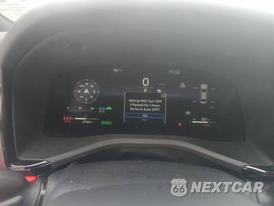 2025 Toyota Camry XSE - zdjęcie 12 z 21 - miniatura