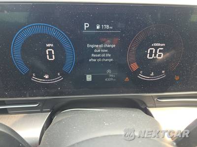 2025 Hyundai Kona SE - zdjęcie 8 z 18 - miniatura