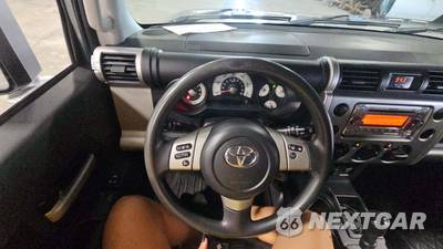 2012 Toyota FJ Cruiser w/Rear Doors - zdjęcie 20 z 38 - miniatura