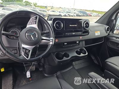 2025 Mercedes-Benz Sprinter 2500 Passenger Van 170.0" WB - zdjęcie 11 z 17 - miniatura