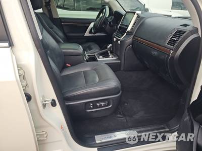 2019 Toyota Land Cruiser - zdjęcie 8 z 19 - miniatura