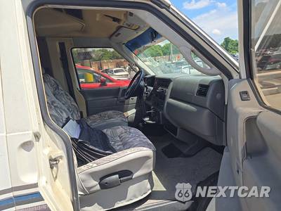 1999 Volkswagen EuroVan MV 115.0" WB - zdjęcie 8 z 18 - miniatura