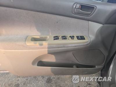 2004 Toyota Camry SE - zdjęcie 9 z 18 - miniatura