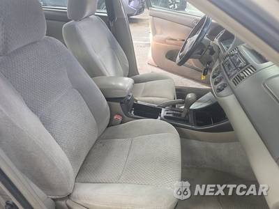 2004 Toyota Camry SE - zdjęcie 8 z 18 - miniatura