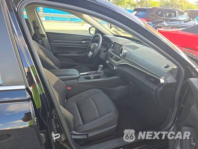 2025 Nissan Altima SV - zdjęcie 8 z 22 - miniatura