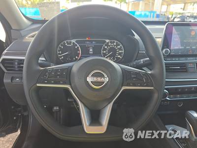 2025 Nissan Altima SV - zdjęcie 10 z 22 - miniatura
