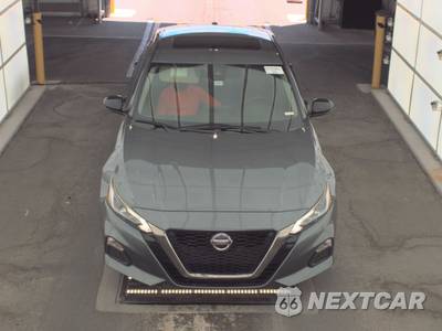 2020 Nissan Altima SR - zdjęcie 2 z 32 - miniatura