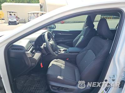 2025 Toyota Camry LE - zdjęcie 5 z 24 - miniatura