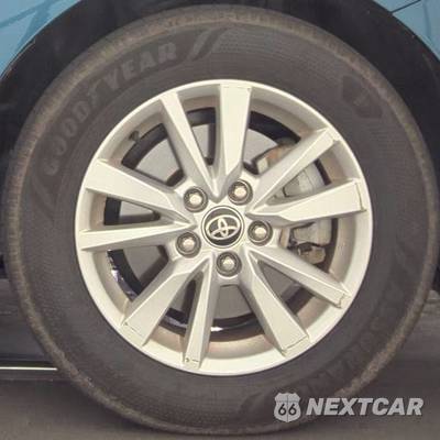 2025 Toyota Camry LE - zdjęcie 23 z 26 - miniatura