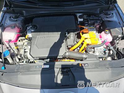 2025 Hyundai Elantra Hybrid Limited - zdjęcie 15 z 25 - miniatura
