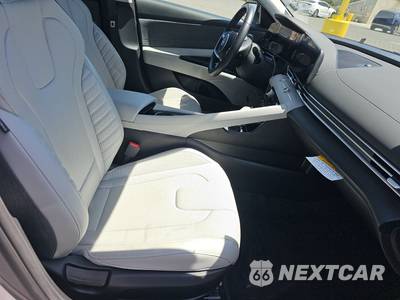 2025 Hyundai Elantra Hybrid Limited - zdjęcie 8 z 25 - miniatura