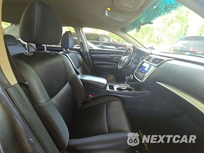 2017 Nissan Altima 2.5 SR - zdjęcie 8 z 34 - miniatura