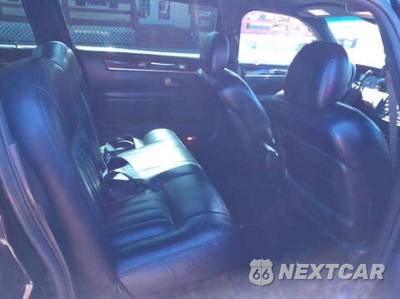 2005 Lincoln Town Car Executive w/Limousine Builders Pkg - zdjęcie 9 z 15 - miniatura