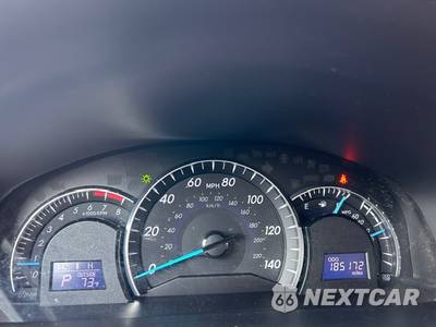 2014 Toyota Camry XLE - zdjęcie 11 z 16 - miniatura