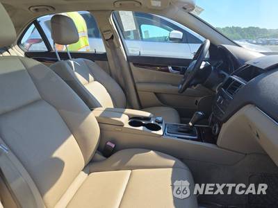 2011 Mercedes-Benz C 300 4MATIC - zdjęcie 8 z 40 - miniatura