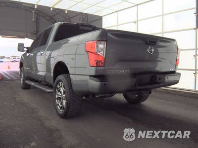 2017 Nissan TITAN XD SV Crew Cab Medium Bed - zdjęcie 6 z 19 - miniatura