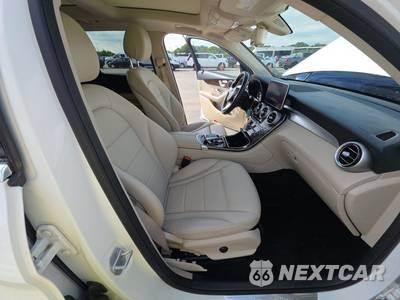 2016 Mercedes-Benz GLC 300 - zdjęcie 8 z 18 - miniatura