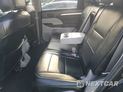 2019 Toyota Highlander LE - zdjęcie 13 z 18 - miniatura