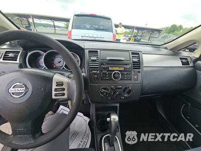 2009 Nissan Versa 1.8 S Hatchback - zdjęcie 11 z 32 - miniatura