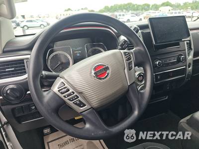 2018 Nissan TITAN SV Crew Cab Short Bed - zdjęcie 10 z 33 - miniatura