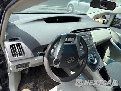 2010 Toyota Prius III - zdjęcie 9 z 10 - miniatura