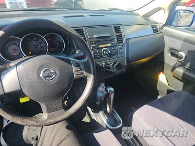 2008 Nissan Versa 1.8 S Hatchback - zdjęcie 11 z 45 - miniatura