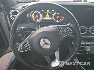 2017 Mercedes-Benz E 300 Sport Sedan - zdjęcie 10 z 30 - miniatura