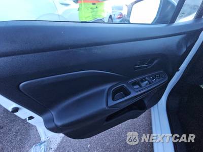 2022 Nissan Versa S - zdjęcie 9 z 40 - miniatura