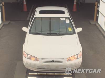1997 Toyota Camry LE - zdjęcie 2 z 36 - miniatura