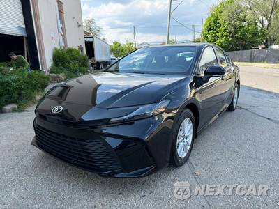 2025 Toyota Camry LE - zdjęcie 2 z 23 - miniatura