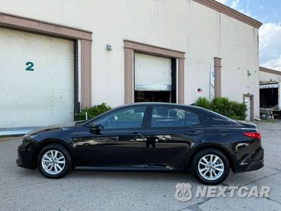 2025 Toyota Camry LE - zdjęcie 3 z 23 - miniatura