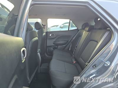 2025 Hyundai Venue SE - zdjęcie 9 z 25 - miniatura