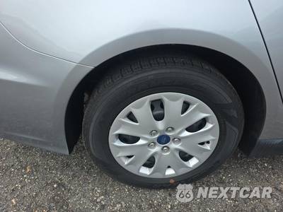 2020 Ford Fusion S - zdjęcie 10 z 23 - miniatura