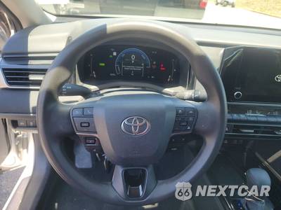 2025 Toyota Camry LE - zdjęcie 10 z 19 - miniatura