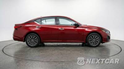 2025 Nissan Altima SV - zdjęcie 8 z 12 - miniatura